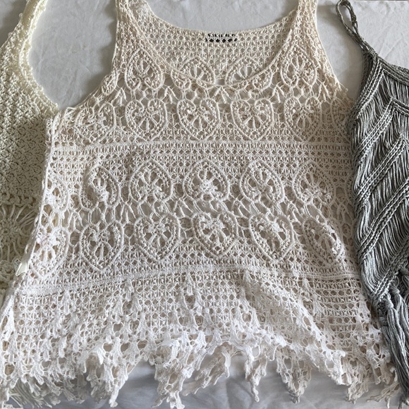 Tops - Picture 2 of 3